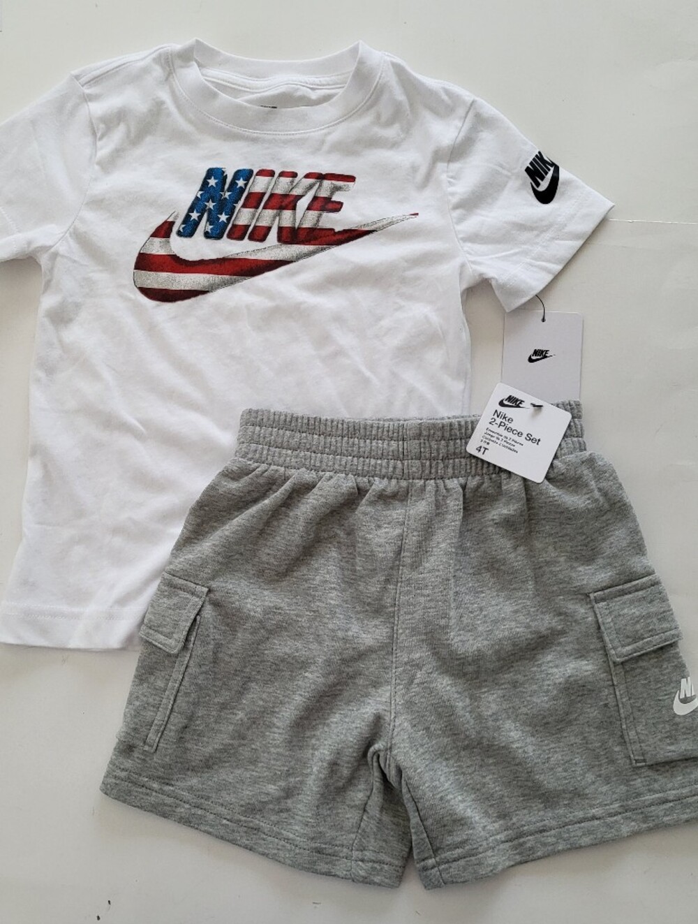 NIKE boys 2-piece athletic outfit Shorts set size 4T White Gray 4th Of July